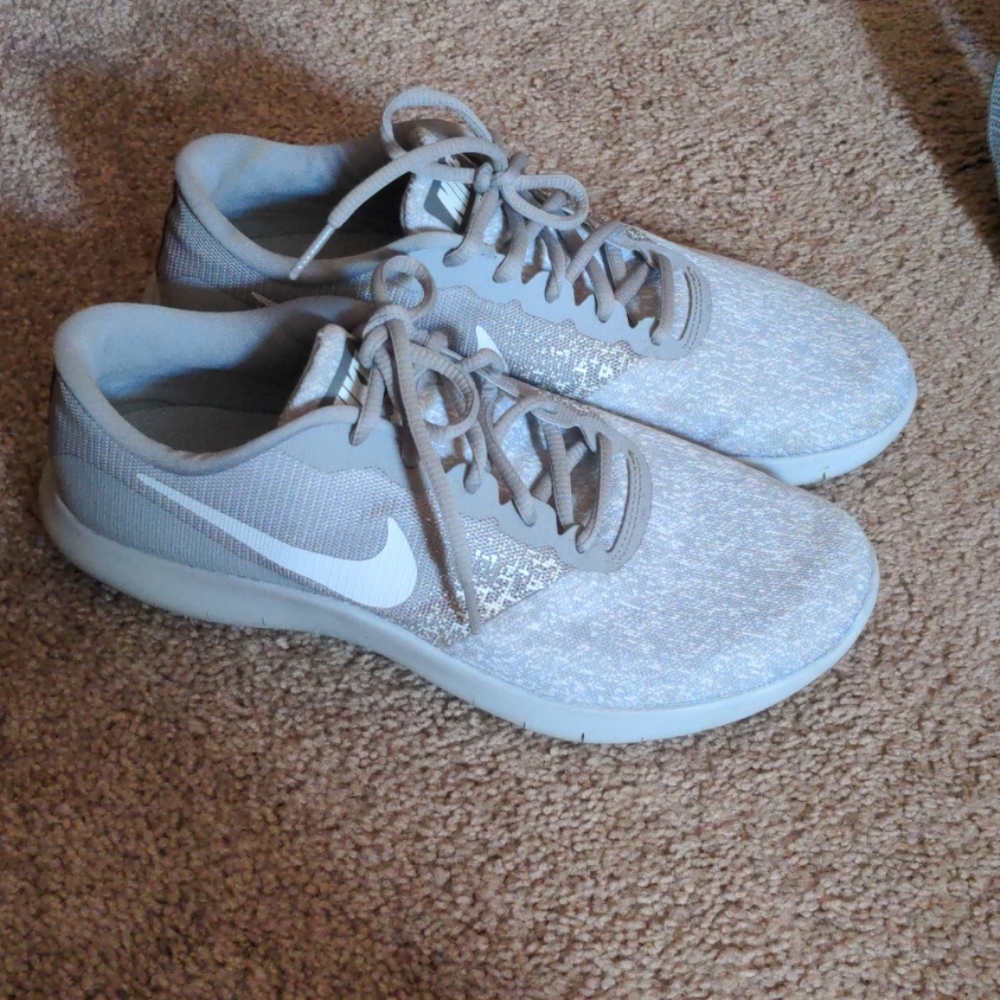 Nike Flex Contact sneakers size 10